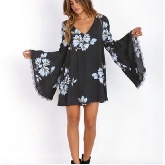 Free People Floral Navy Wanderer bell sleeve Mini dress Size XS - Picture 1 of 15